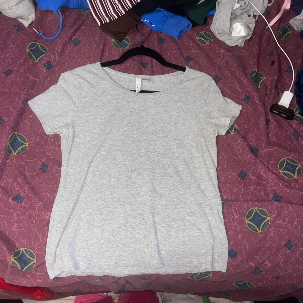 h&m plain gray shirt
